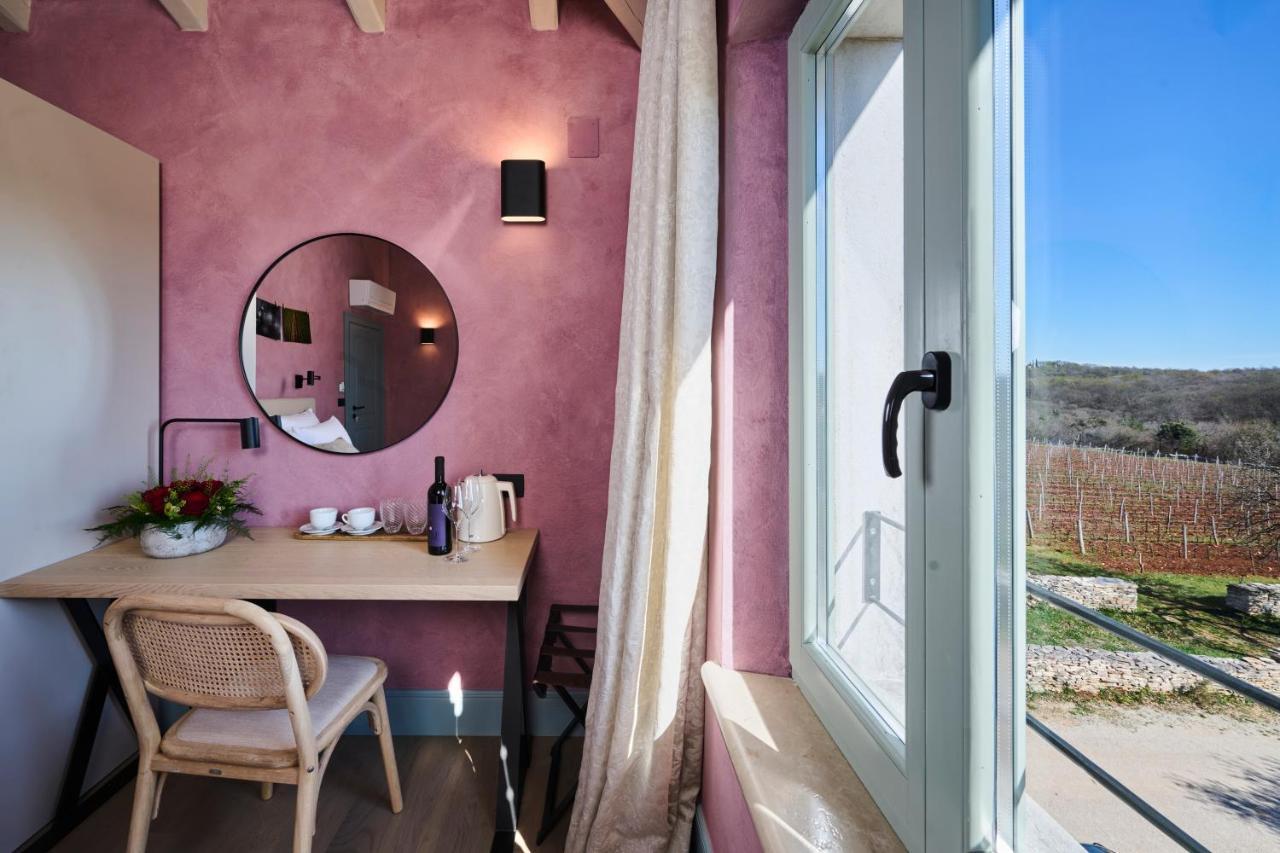 Winery Cuj Bed & Breakfast Vilanija エクステリア 写真